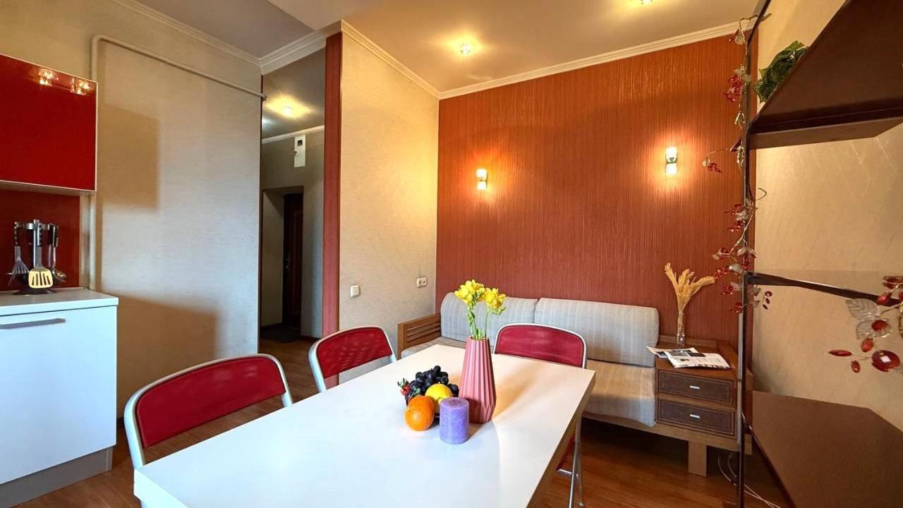 Mironositskaya 75 Daire Harkiv Dış mekan fotoğraf